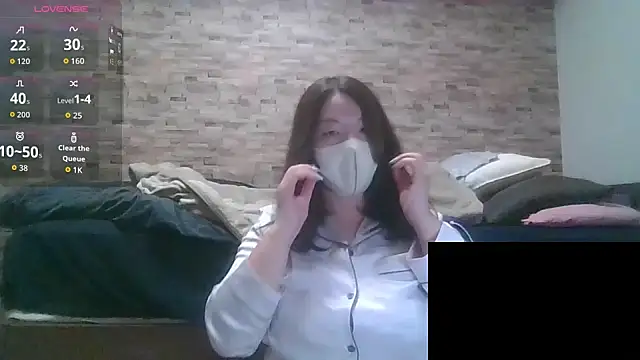 anananna1010 online show from 10.13.25