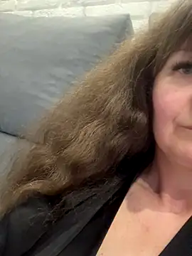 Butterfly8385 online show from 10.17.25