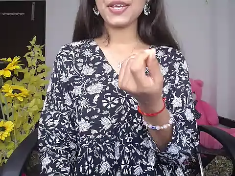 Hot Kareena online show from 10.19.25