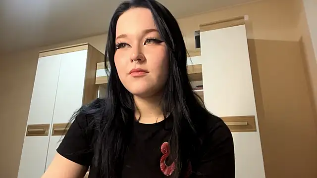 KristenGoodmon online show from 10.12.25