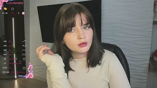 Mori Girll online show from 11.08.25