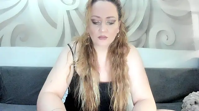 88  callmemadam  88 online show from 12.19.25