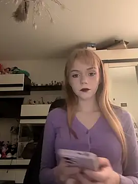 OpheliaMills online show from 10.12.25