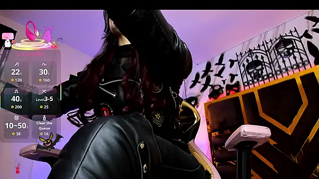 Evangelinejoness  online show from 11.13.25