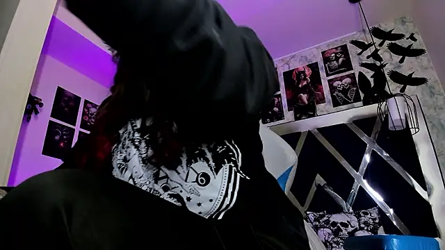 Evangelinejoness  online show from 02.19.26