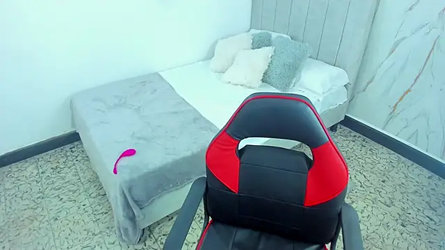 Amira mansour online show from 11.18.25