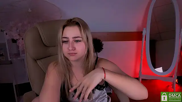 Snapshot of Lulu___Moon chatting on 01.12.26 Lulu Moon online show from 01.12.26