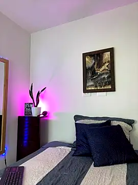 Snapshot of _Emily_Sands_ chatting on 10.28.25 Emily Sands online show from 10.28.25