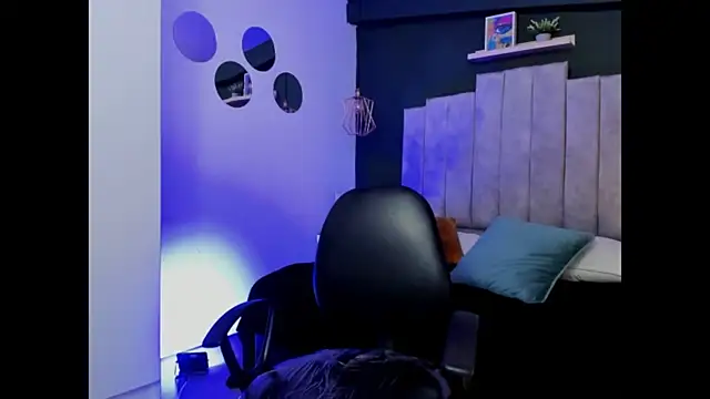 Snapshot of Maite_black chatting on 11.12.25 Maite black online show from 11.12.25