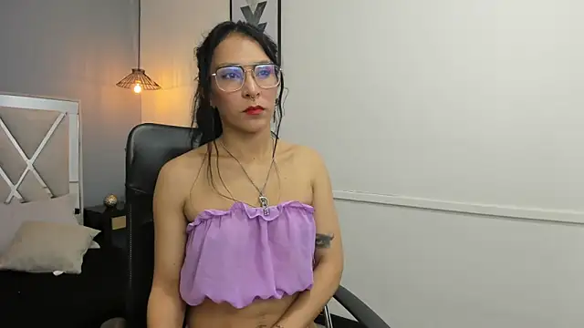 Snapshot of Maite_black chatting on 11.20.25 Maite black online show from 11.20.25