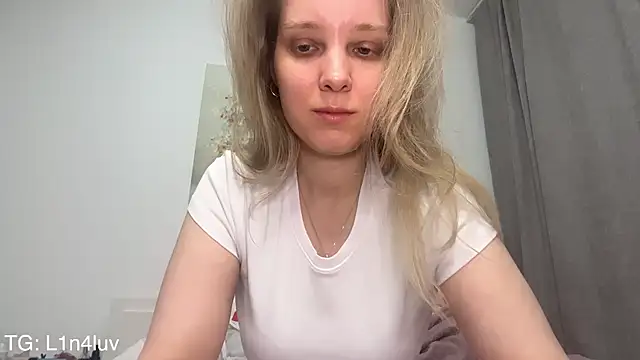 AIicaparkerc online show from 04.21.26