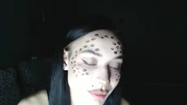 Daphne Darkthorn online show from 10.31.25