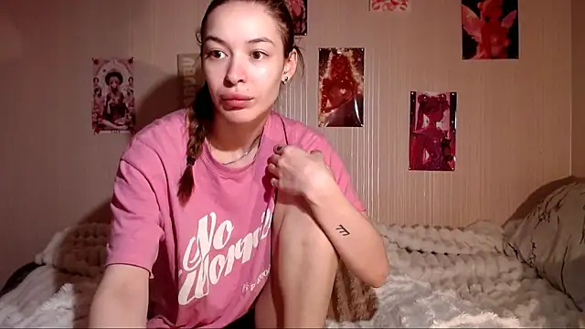 Daphne Darkthorn online show from 04.11.26