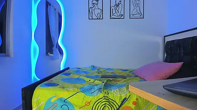 AmberEvans1 online show from 11.11.25