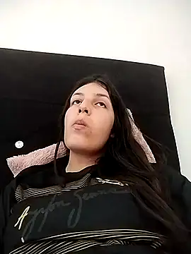 Thaila-Aurora online show from 12.05.25