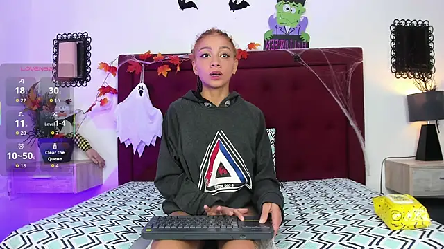 Sassha ferrer online show from 10.29.25