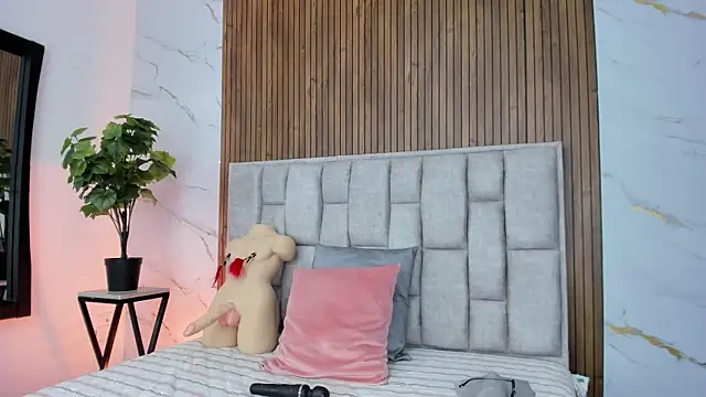 Sassha ferrer online show from 11.28.25