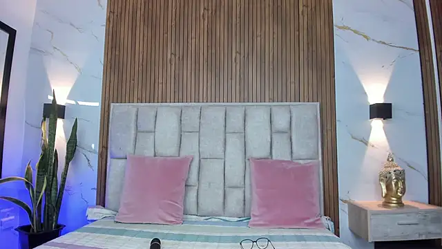 Snapshot of Sassha_ferrer chatting on 01.16.26 Sassha ferrer online show from 01.16.26