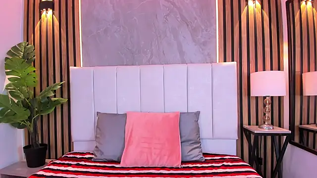 Snapshot of Sassha_ferrer chatting on 02.13.26 Sassha ferrer online show from 02.13.26