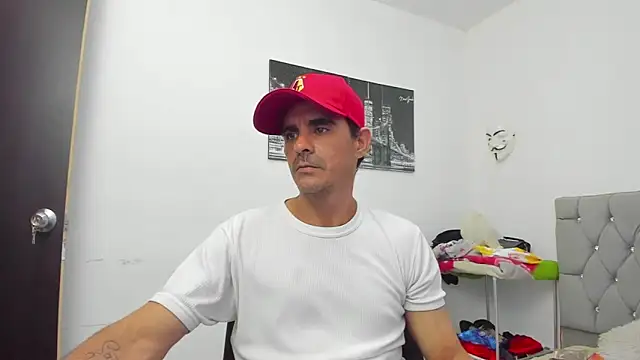 Sofi And Santy online show from 11.29.25