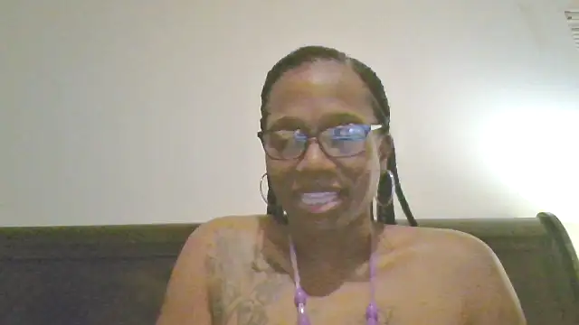 SweetCandy85 online show from 10.15.25