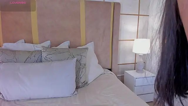 lyrabellini online show from 02.19.26