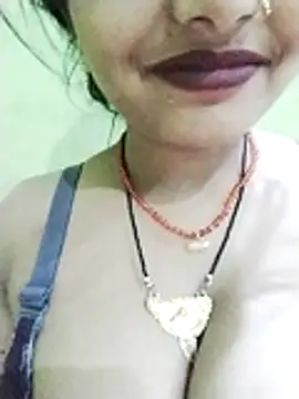 Snapshot of kiara-simmi chatting on 11.10.25 kiara-simmi online show from 11.10.25