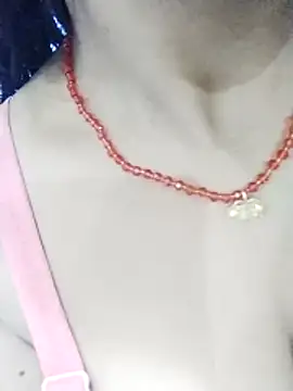 Snapshot of kiara-simmi chatting on 11.26.25 kiara-simmi online show from 11.26.25