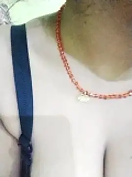 Snapshot of kiara-simmi chatting on 12.17.25 kiara-simmi online show from 12.17.25