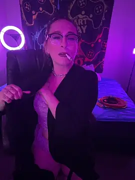 MiniMonroe online show from 10.20.25