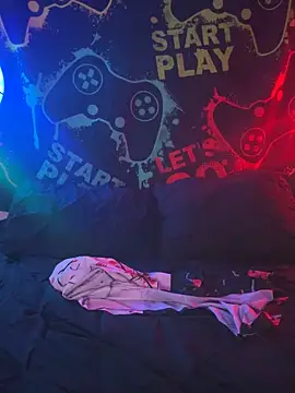 MiniMonroe online show from 11.07.25