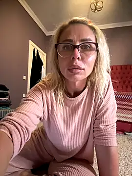 ElenabonyX online show from 11.13.25