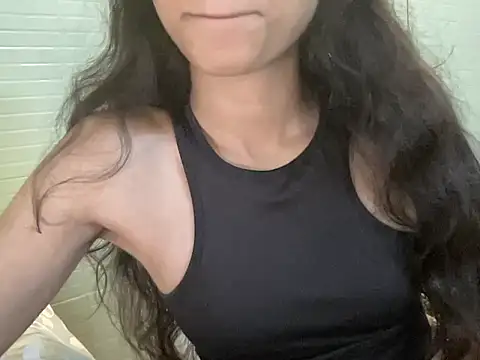 youngriri2 online show from 11.10.25