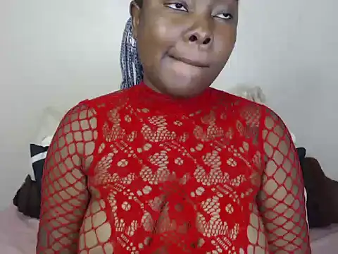 Yolaqueen04 online show from 10.27.25