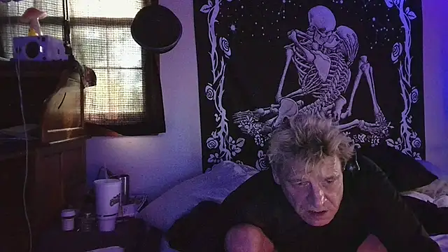 whitehole4bbc252 online show from 04.21.26