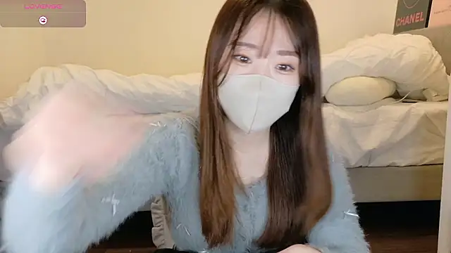 Snapshot of yura_ra_ra chatting on 04.26.26 yura ra ra online show from 04.26.26