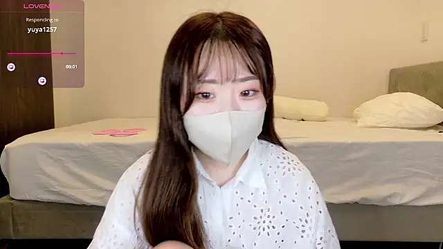 Snapshot of yura_ra_ra chatting on 05.19.26 yura ra ra online show from 05.19.26