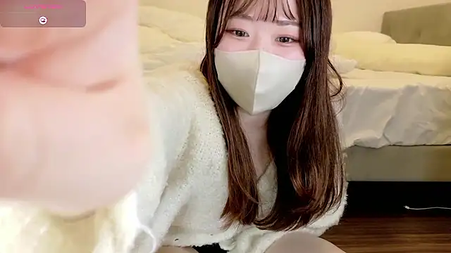 Snapshot of yura_ra_ra chatting on 05.28.26 yura ra ra online show from 05.28.26