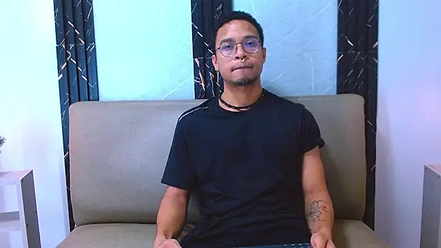 Snapshot of Jayden_Morris chatting on 12.17.25 Jayden Morris online show from 12.17.25