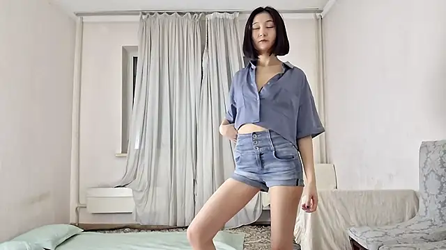 Lyndasilk online show from 03.17.26