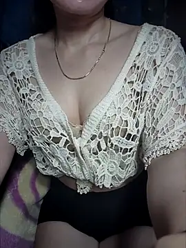 LeanaLy online show from 10.14.25