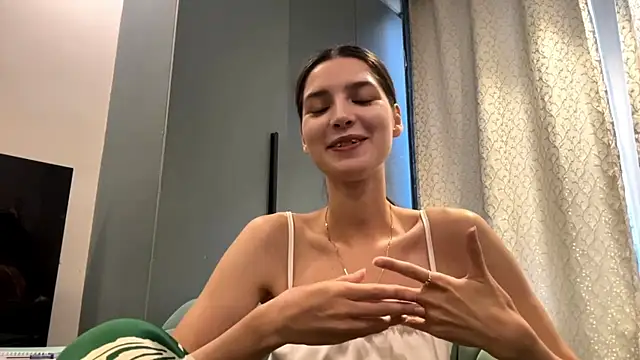 AlessiaChen online show from 10.26.25