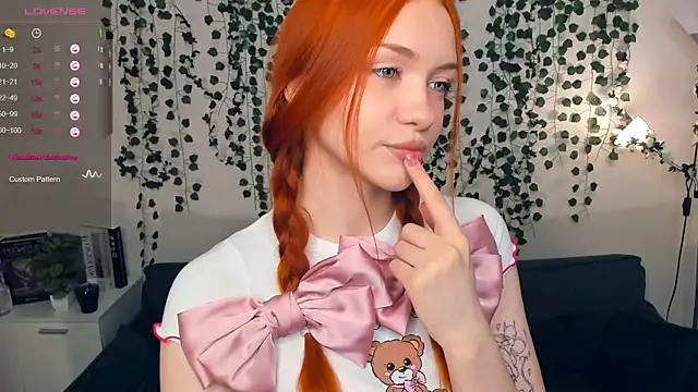 Foxy blush online show from 10.19.25