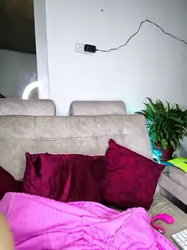 kitten25-hott online show from 10.31.25