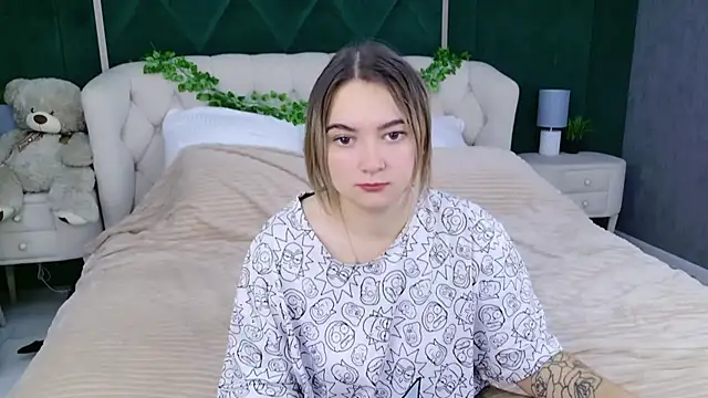 Snapshot of Dana_Beck chatting on 11.25.25 Dana Beck online show from 11.25.25