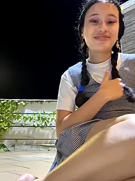 Snapshot of l0lita_sweet chatting on 12.04.25 l0lita sweet online show from 12.04.25