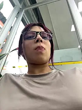 Snapshot of l0lita_sweet chatting on 12.04.25 l0lita sweet online show from 12.04.25