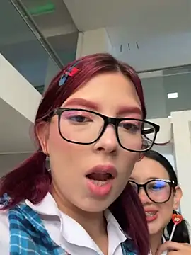 Snapshot of l0lita_sweet chatting on 12.05.25 l0lita sweet online show from 12.05.25