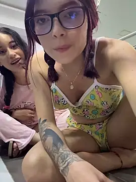 Snapshot of l0lita_sweet chatting on 12.14.25 l0lita sweet online show from 12.14.25