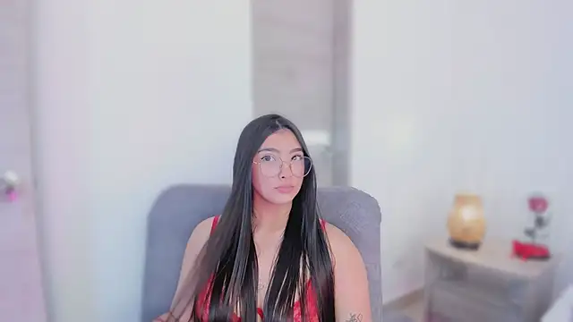 Snapshot of MirandaJohnson_ chatting on 10.20.25 MirandaJohnson online show from 10.20.25